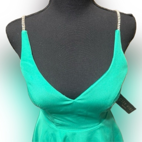 City Vibe Green Spaghetti Strap Dress - Picture 8 of 8